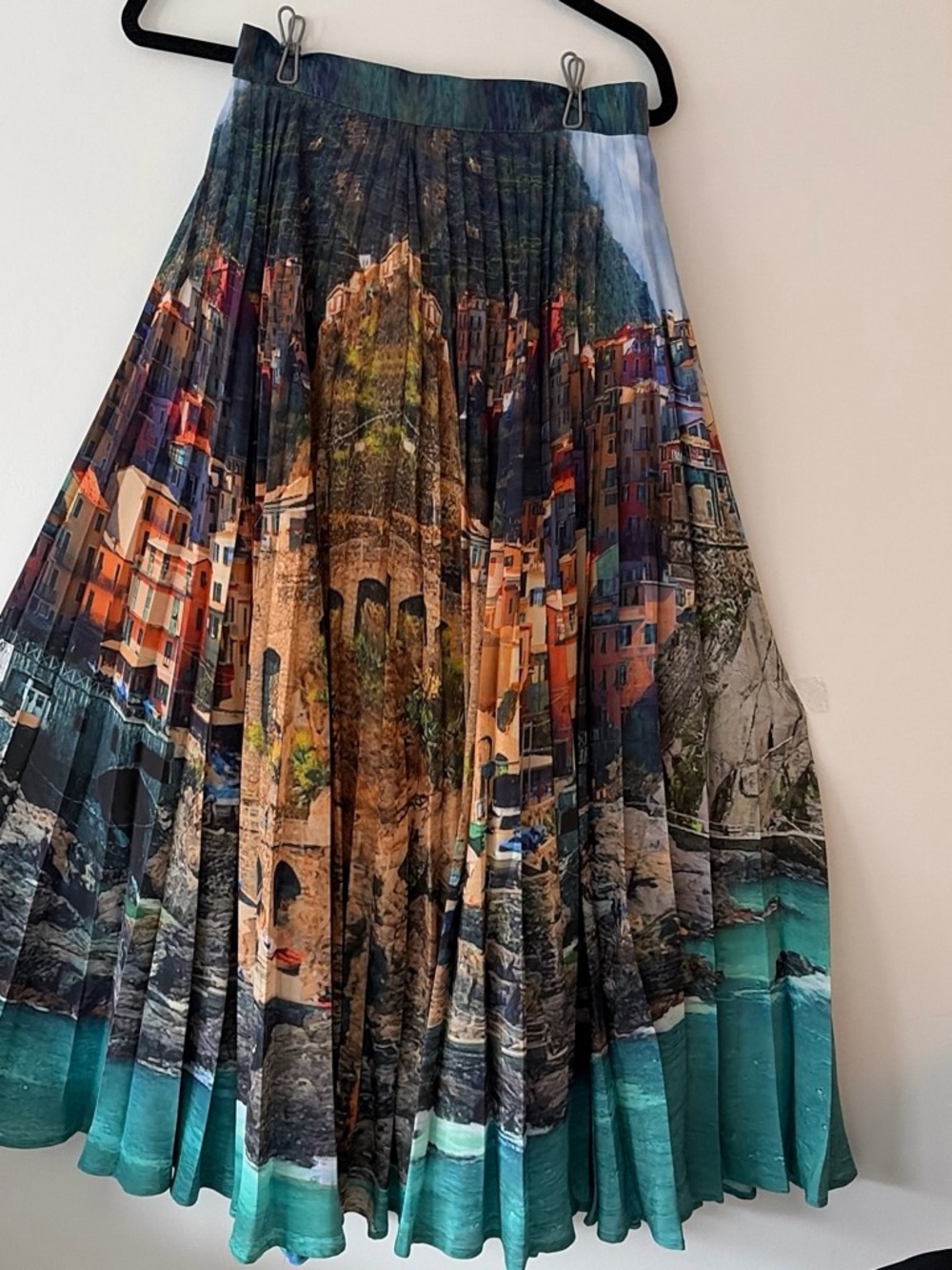 G by Giuliana Pleated Coastal Print Skirt in Teal, Aqua, Navy and Coral